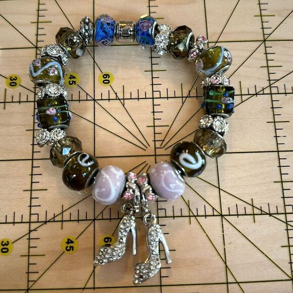 Jewelry 8” Charm Bracelet with Stiletto Shoe Charms - Picture 1 of 5
